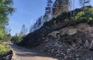 Участок дороги в Чемальском районе перекроют из-за разработки скального выступа Участок дороги в Чемальском районе перекроют из-за разработки скального выступа