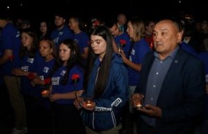 В День памяти и скорби в Горно-Алтайске зажглись сотни свечей В День памяти и скорби в Горно-Алтайске зажглись сотни свечей