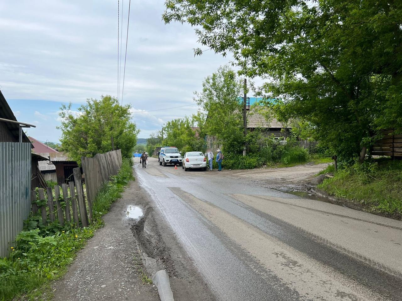 В Горно-Алтайске семилетний мальчик угодил под колеса иномарки 