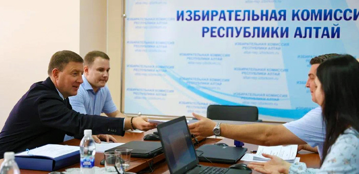 Кандидаты на пост сенатора от Турчака: Аргамаков, Гигель, Малчинов