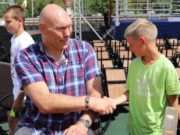 Николай Валуев на Алтае встретился с юными борцами