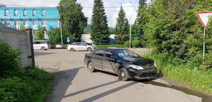 Нетрезвый водитель подбил иномарку в Горно-Алтайске
