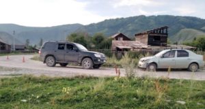 «Крузер» и «Рено» не смогли разъехаться в Усть-Коксе, пострадала девушка-пассажир «Крузер» и «Рено» не смогли разъехаться в Усть-Коксе, пострадала девушка-пассажир
