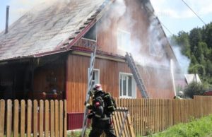 Пожар в жилом доме случился в Горно-Алтайске Жилой дом горел в Горно-Алтайске 29 июля
