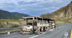 Автобус с 50 пассажирами загорелся на Чуйском тракте