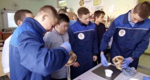 В мастерских «Доброшкола» обучились более 120 детей