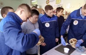 В мастерских «Доброшкола» обучились более 120 детей