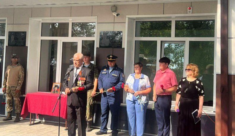 В Турочаке открыли мемориальные доски в память о погибших участниках спецоперации