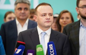 Владислав Даванков потребовал отменить концерты Шамана за бюджетные миллионы