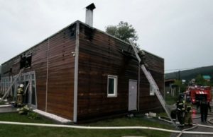 Причиной пожара в кафе в Сквере семьи могла стать молния Причиной пожара в кафе в Сквере семьи могла стать молния