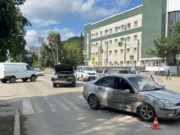 «Форд» и «Крузер» столкнулись в Горно-Алтайске, пострадала пожилая женщина «Форд» и «Крузер» столкнулись в Горно-Алтайске, пострадала пожилая женщина