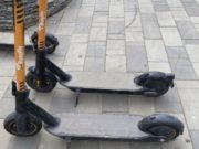 Ребенок на электросамокате попал под колеса иномарки в Горно-Алтайске Ребенок на электросамокате попал под колеса иномарки в Горно-Алтайске