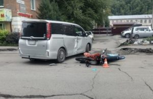 13-летний мотоциклист попал в больницу после ДТП в Горно-Алтайске 13-летний мотоциклист попал в больницу после ДТП в Горно-Алтайске