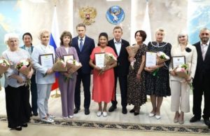 Медицинских работников наградили в Республике Алтай Медицинских работников наградили в Республике Алтай