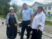 Депутаты проверили ход благоустройства парка «Березовая роща» в Майме Депутаты проверили ход благоустройства парка «Березовая роща» в Майме