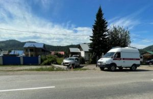 Пожилой турист на «Тойоте» протаранил опору ЛЭП в Кызыл-Озеке Пожилой турист на «Тойоте» протаранил опору ЛЭП в Кызыл-Озеке