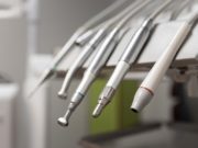 Почему проходить лечение выгоднее в крупных сетях стоматологических клиник