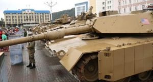 Выставка трофейной натовской техники открылась в Горно-Алтайске Выставка трофейной натовской техники открылась в Горно-Алтайске