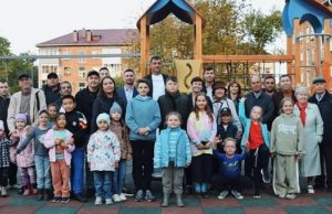 Еще один двор благоустроили в Горно-Алтайске Еще один двор благоустроили в Горно-Алтайске