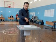 Артур Кохоев проголосовал на выборах в Республике Алтай Артур Кохоев проголосовал на выборах в Республике Алтай