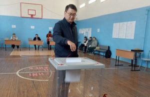 Артур Кохоев проголосовал на выборах в Республике Алтай Артур Кохоев проголосовал на выборах в Республике Алтай