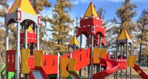 Две детские игровые площадки установили в Улагане