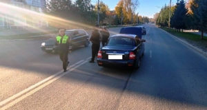 Два автомобиля столкнулись возле Парка Победы в Горно-Алтайске Два автомобиля столкнулись возле Парка Победы в Горно-Алтайске