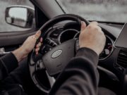 Дождливая осень: какой стиль вождения будет безопасен в непогоду