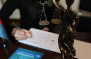 Фирму уличили в незаконном взимании комиссии при продаже автобусных билетов На Алтае фирма незаконно взимала комиссию при продаже автобусных билетов