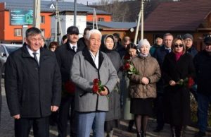 Память жертв политических репрессий почтили в Республике Алтай Память жертв политических репрессий почтили в Республике Алтай