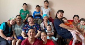 Медалью ордена «Родительская слава» награждена семья из Теленгит-Сортогоя Медалью ордена «Родительская слава» награждена семья из Теленгит-Сортогоя