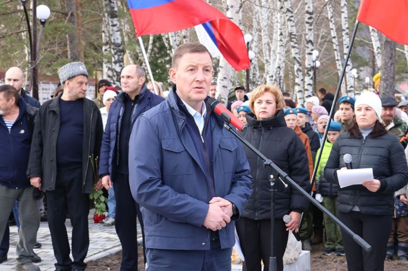 Мемориал погибшим в локальных войнах и вооруженных конфликтах открыли в Чемале