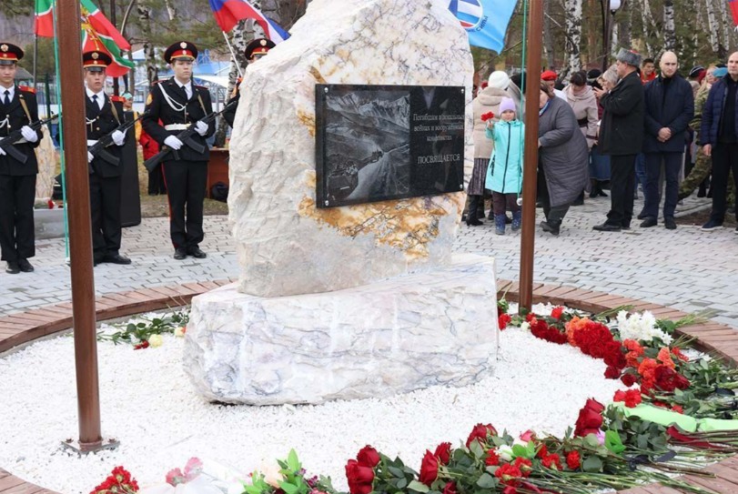 Мемориал погибшим в локальных войнах и вооруженных конфликтах открыли в Чемале