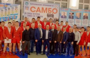 На Алтае прошел чемпионат по самбо, посвященный 70-летию Николая Туденева На Алтае прошел чемпионат по самбо, посвященный 70-летию Николая Туденева