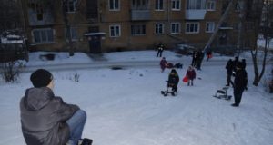 Как обезопасить детей во время катания с горок