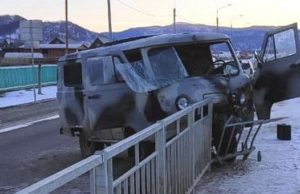 В Ябогане УАЗ влетел в дорожное ограждение, погиб водитель