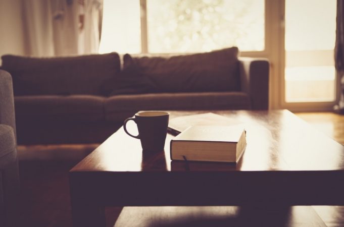 gorno_altaiskinfo_Тонкости_покупки_дивана_sofa__table__book