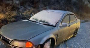 Девушка-водитель пострадала в ДТП: у машины лопнуло колесо