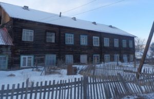 На Алтае из ветхого аварийного жилья переселили более 500 человек На Алтае из ветхого аварийного жилья переселили более 500 человек