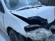 Иномарка влетела в дерево недалеко от Улагана, пострадала водитель Иномарка влетела в дерево недалеко от Улагана, пострадала автоледи