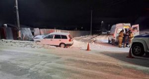 Пьяный водитель «Ниссана» протаранил забор в Усть-Коксе