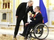 Президент вручил Роману Жданову в Кремле Орден Почета Президент вручил Роману Жданову в Кремле Орден Почета