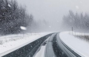 Дорожники переходят на усиленный режим работы из-за предстоящей непогоды Дорожники переходят на усиленный режим работы из-за предстоящей непогоды