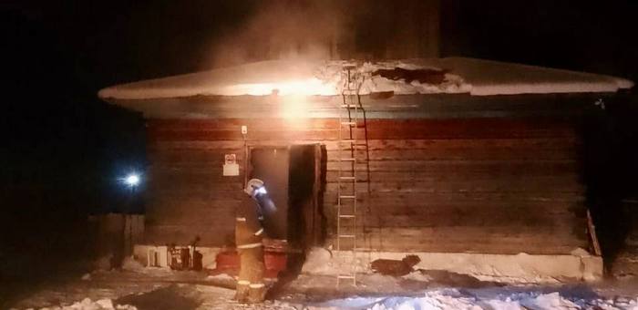 В Кара-Кудюре произошел пожар в здании ФАПа