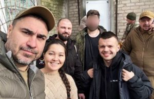 Студенты медколледжа стали волонтерами в госпиталях ЛНР Студенты медколледжа стали волонтерами в госпиталях ЛНР