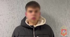 Парень из Республики Алтай подрабатывал курьером у телефонных мошенников