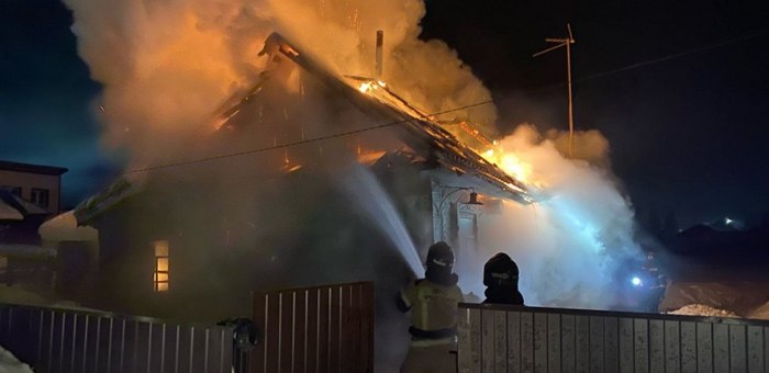 Пожар в жилом доме произошел в Майме