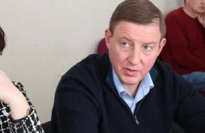 Андрей Турчак продолжает «крестовый поход» против «жуликов-латифундистов» Андрей Турчак продолжает «крестовый поход» против «жуликов-латифундистов»