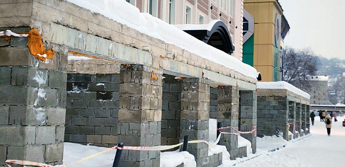 Строящиеся «сарайки» на центральной площади Горно-Алтайска снесут