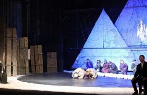 В Горно-Алтайске пройдет благотворительный показ спектакля «Восхождение на Хан-Алтай» В Горно-Алтайске пройдет благотворительный показ спектакля «Восхождение на Хан-Алтай»